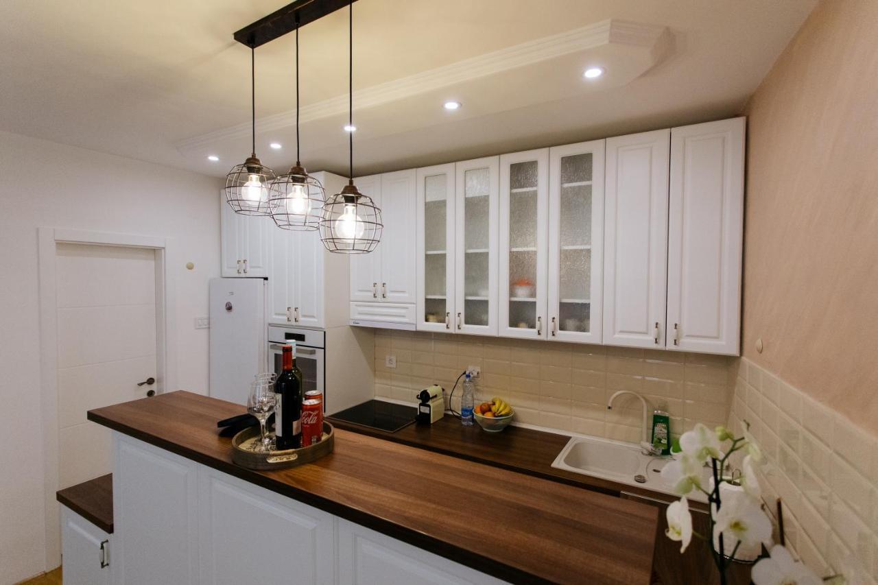 Apartman Kristina 4* Суботица Экстерьер фото