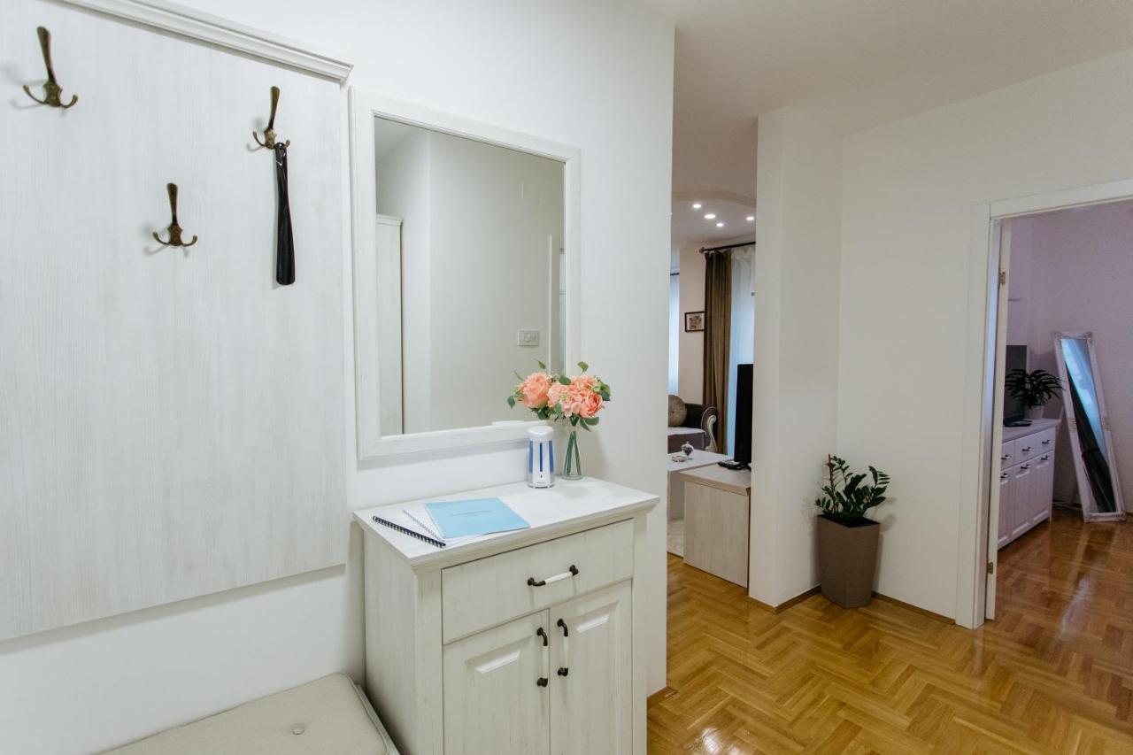 Apartman Kristina 4* Суботица Экстерьер фото