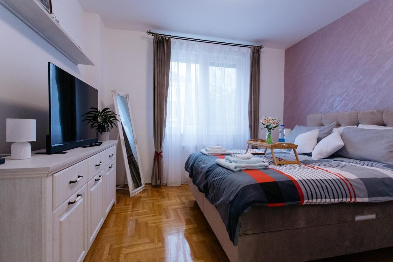 Apartman Kristina 4* Суботица Экстерьер фото